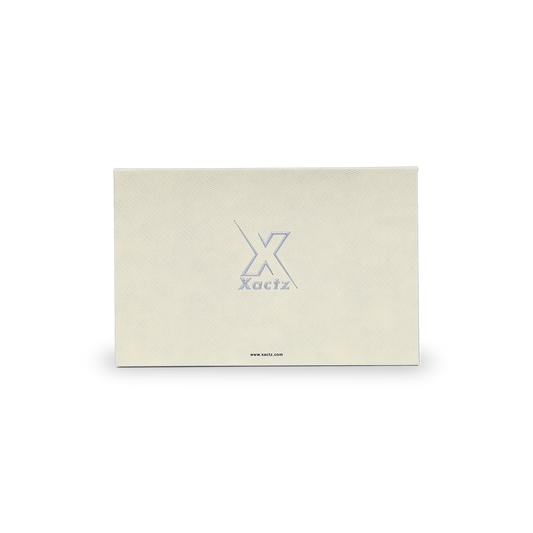 Boîte de luxe personnalisée de type livre avec dorure argentée colorée et doublure en satin