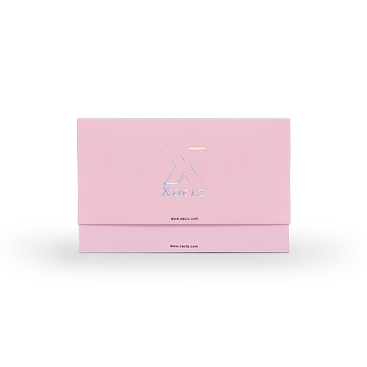Emballage de luxe sur mesure avec boîte clapet rose et film argenté holographique