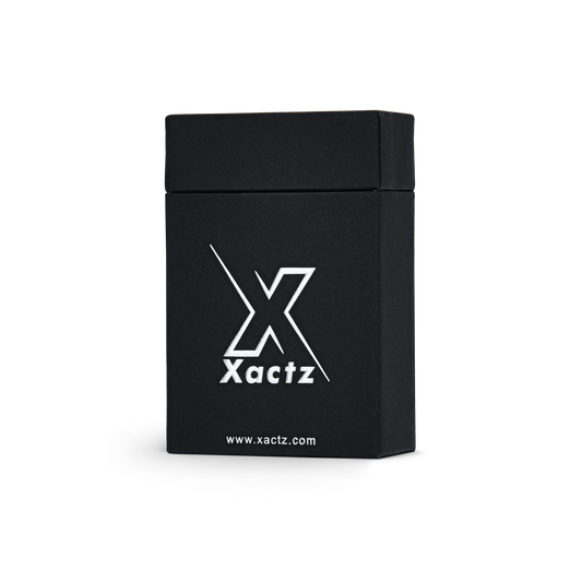 Coffret de luxe noir personnalisé avec couvercle à rabat, film argenté et calage en mousse EVA