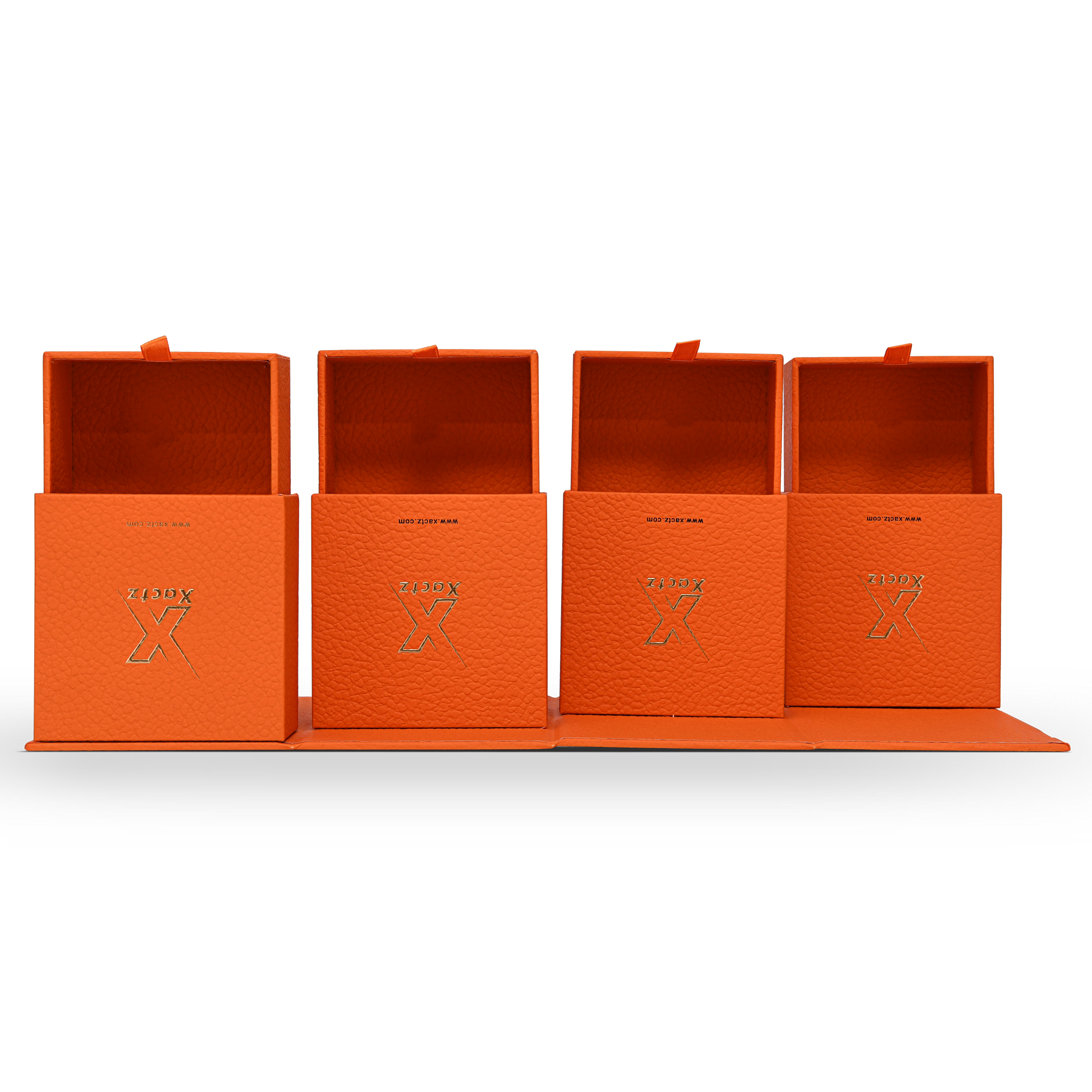 Boîte de luxe personnalisée avec couvercle rabattable orange, feuille d'or mat et ruban de soie