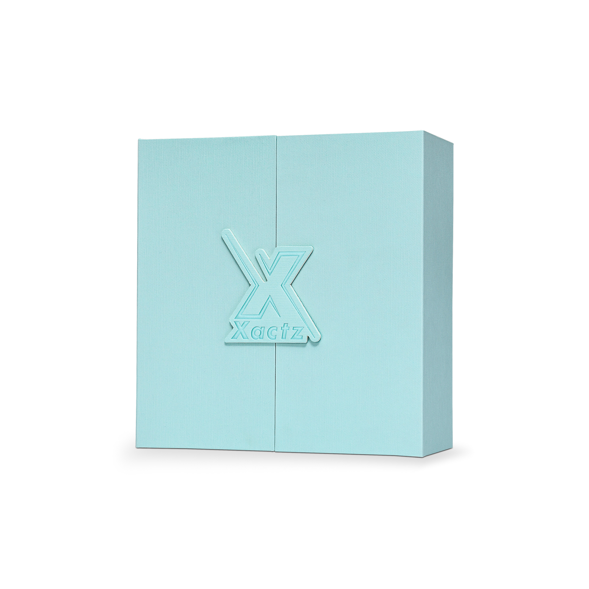Boîte de luxe sur mesure à couvercle rabattable bleu avec insert en carte herbe de raphia et feuille d'or